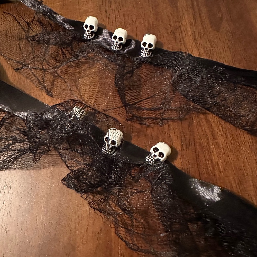 Skull Halloween Lace Armband or Leg band or Headband